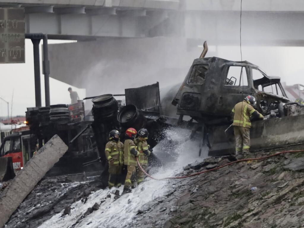 Explosión de pipa de gas en Iztapalapa: seis muertos y más de 90 heridos