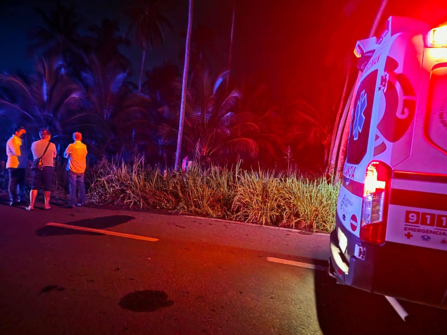 Tragedia en la carretera Tecomán–Pascuales: choque deja tres muertos y dos personas hospitalizadas